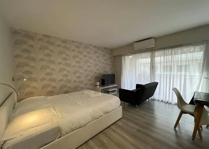 Apartment B057-beau Carre D'or & Proche De La Cannes