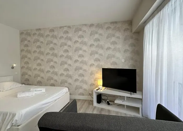 Apartment B057-beau Carre D'or & Proche De La *