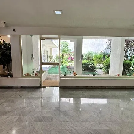 B057-beau Carre D'or & Proche De La