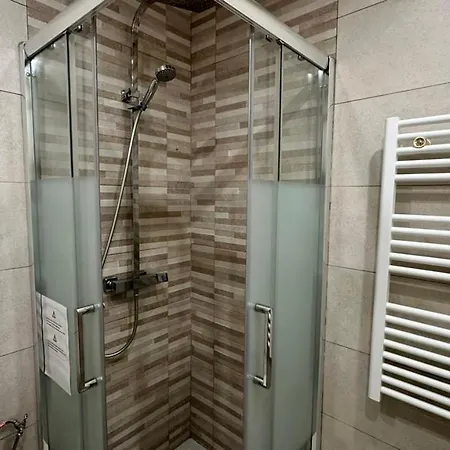 B057-beau Carre D'or & Proche De La *